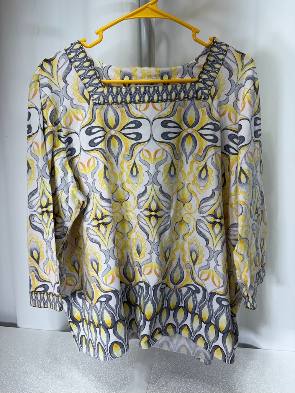 Alfred Dunner Yellow, Gray & White Printed Square-Neck Tunic Top 3536